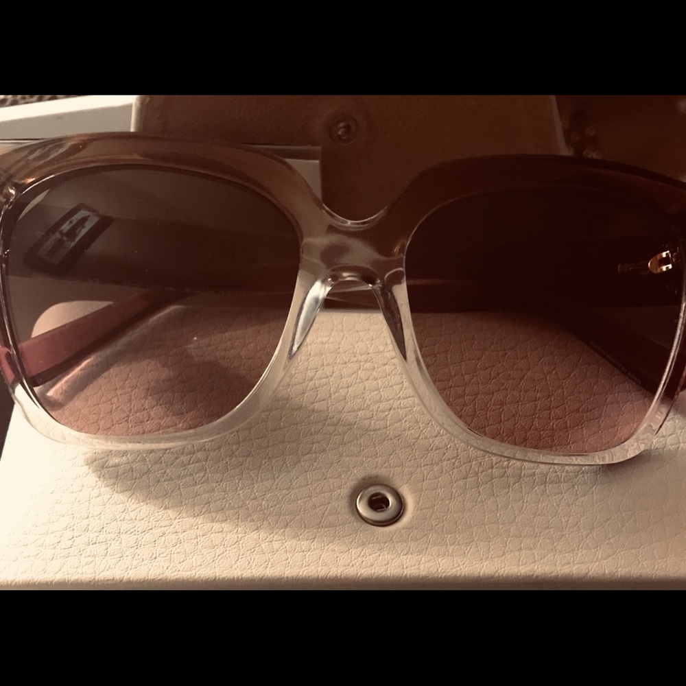 Michael Kors stylish sunglasses - Picture 2 of 8